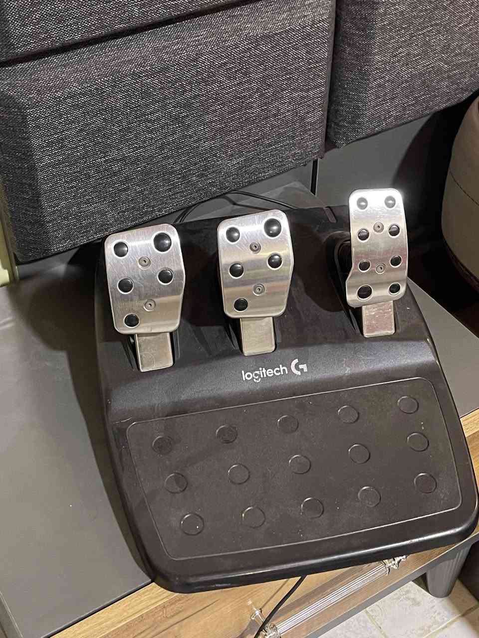 ستيرن لوجتك g29  كامل مع الملحقات وما بيه اي خلل ولا اي مشكله وجهاز نظيف لابعد الحدود واستعماله قليل 
السعر ٣٥٠ قابل للتفاوض 
يفضل تواصل يكون وتساب 
***********
