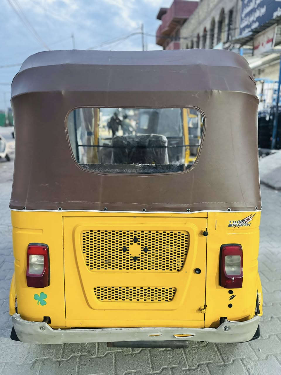 سلام عليكم شباب تكتك للبيع موديل 21 شهر8 رقم وسنويه 
مكفوله تكتك بس من عده ضربه صغيره يم بكلايت وراجعه سعر 7500وبيه مجال شي قليل حك جيه ***********هذه رصيد وهذه وتساب ***********
