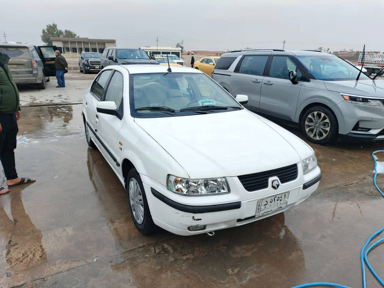 سلام عليكم ورحمة الله وبركاته اخوان سمند موديل 2011 كير ومحرك وكلج خير من الله صدر امامي اخلفي جديد تخم تاير جديد كهربائيات كلهة شغالة غرفتهة نضيفة سنوية جديدة سيارة مكفولة من ضربة وتبديل مال جناي صبغ هلالان فقط العنوان بغداد للحسينية مال راشدية السعر 45 وبيها مجال شي بسيط الرقم *********** للبيع أو للمراوس
