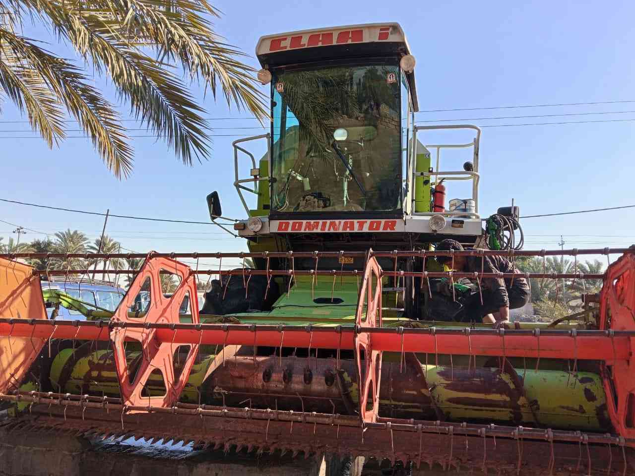 السلام عليكم ورحمة الله حاصده للبيع ٢٠٠٣ بريمه نفخ محرك جديد مكاني نجف للأستفسار ***********
