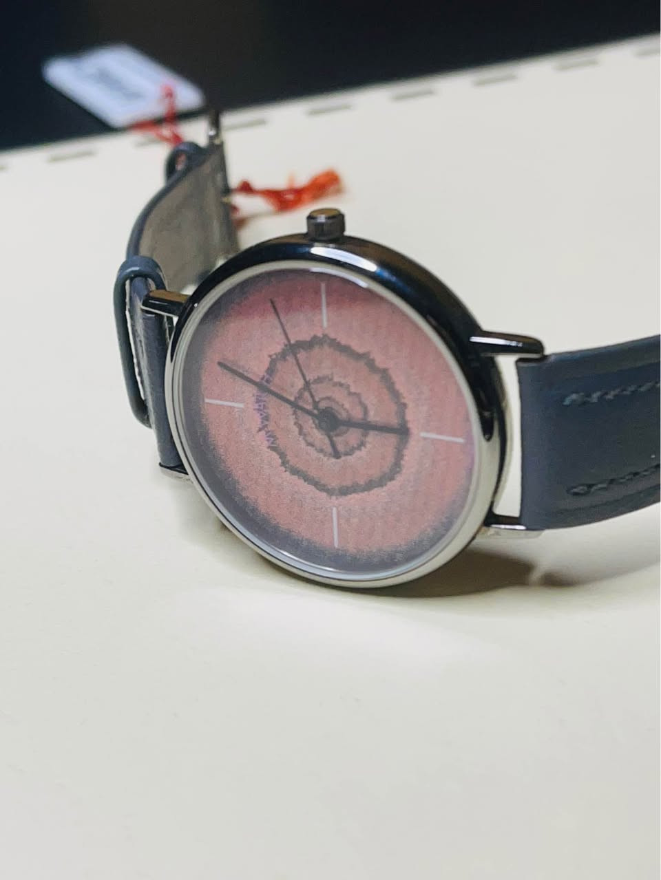 M-Watch Swiss Quartz
بتصميم فريد للمينا يشبه جذع شجرة باللون الوردي
علامة تجارية سويسرية تابعة لمجموعة مونداين إم الكلاسيكية
نظافه الساعه تامه بعدها بالتاك قطعه مميزه ونادره 
قطرها ٣٥ 
سعرها ٧٥ الف مع التوصيل بغداد, العراق


**إذا كنت صاحب هذا الإعلان وتريد حذفه لأي سبب، رجاءا أرسل رسالة إلى الدعم الفني**