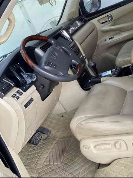 سلام عليكم
للبيع
لكزز ادوات دخول جديد وارد الكويت
مديل 2009 محدثة 15
السعر 185
للأتصال ***********
