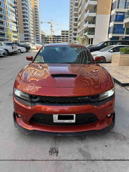 (( من انضف الجارجرات با عراق ))
جارجر SRT Scat Pack 2020 أمريكي 
مكينه 6400 8 سلندر بدون اي تعديل نهائي على وضع الشركه ماشيه 60 الف 
السياره حادثها كلش بسيط ربع من بنيد وجاملغ شويه فقط باقي السياره كفاله 
السياره كلمه اخت الزيرو قليله عليها وتخم تاير جديد مكاني با منصور رقمها بغداد وباسمي مباشرتاً لونها مميز مشمشي  
كير ومكينه مكفول بدون برغي فتح
*********** 
سعرها 210 قفل وماكو سكات باك جديده بهاذا السعر بغداد
