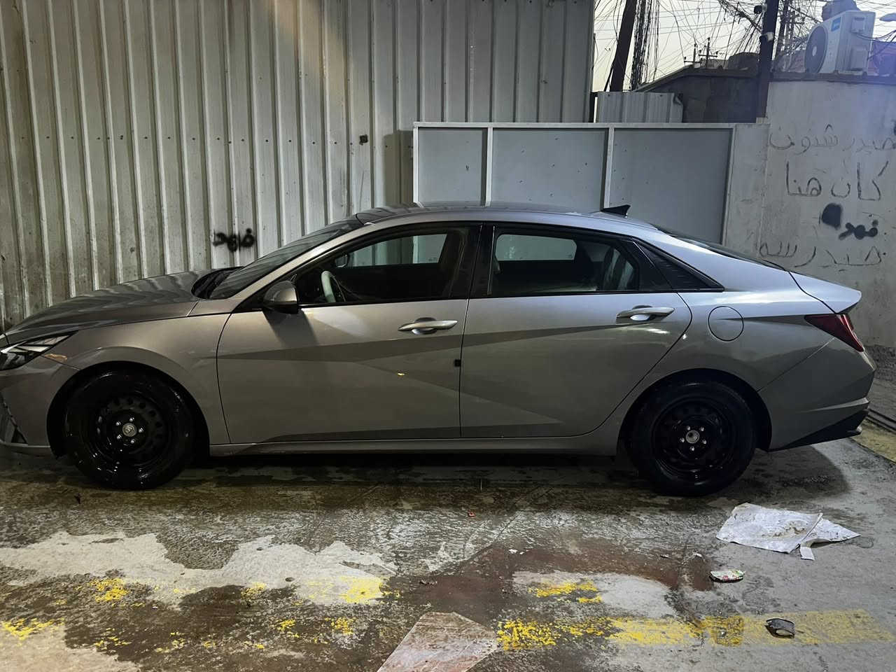 سلام عليكم النترا وارد امريكي موديل 21 
حادثهه موضح بل صور بيه جملغ خلفي بي صبغ 
سياره ليبل واحدولقماره نطخت بل تحميل مسوينه بارد عله كد شبرين
مواصفات عاديه 
شاشه
تحكوه سيرن 
رادار امامي 
حساسات خلفيه 
حساس جانبي 
توقف ذاتي 
تحديد مسار 
أشاير مري 
شاشه كار بلي 
سياره ماشيه 78ميل 
سعر  129وبيه مجال 
 ***********
