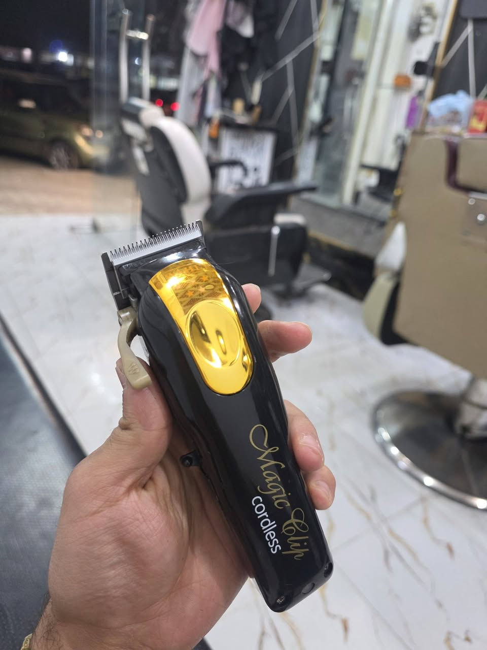 مكينة WAHL ماجك كليب اصدار قديم
اصلية USA حفر مو طبع قيم واخذ 
مكاني ديالى 
عندي توصيل لكل العراق 
***********
