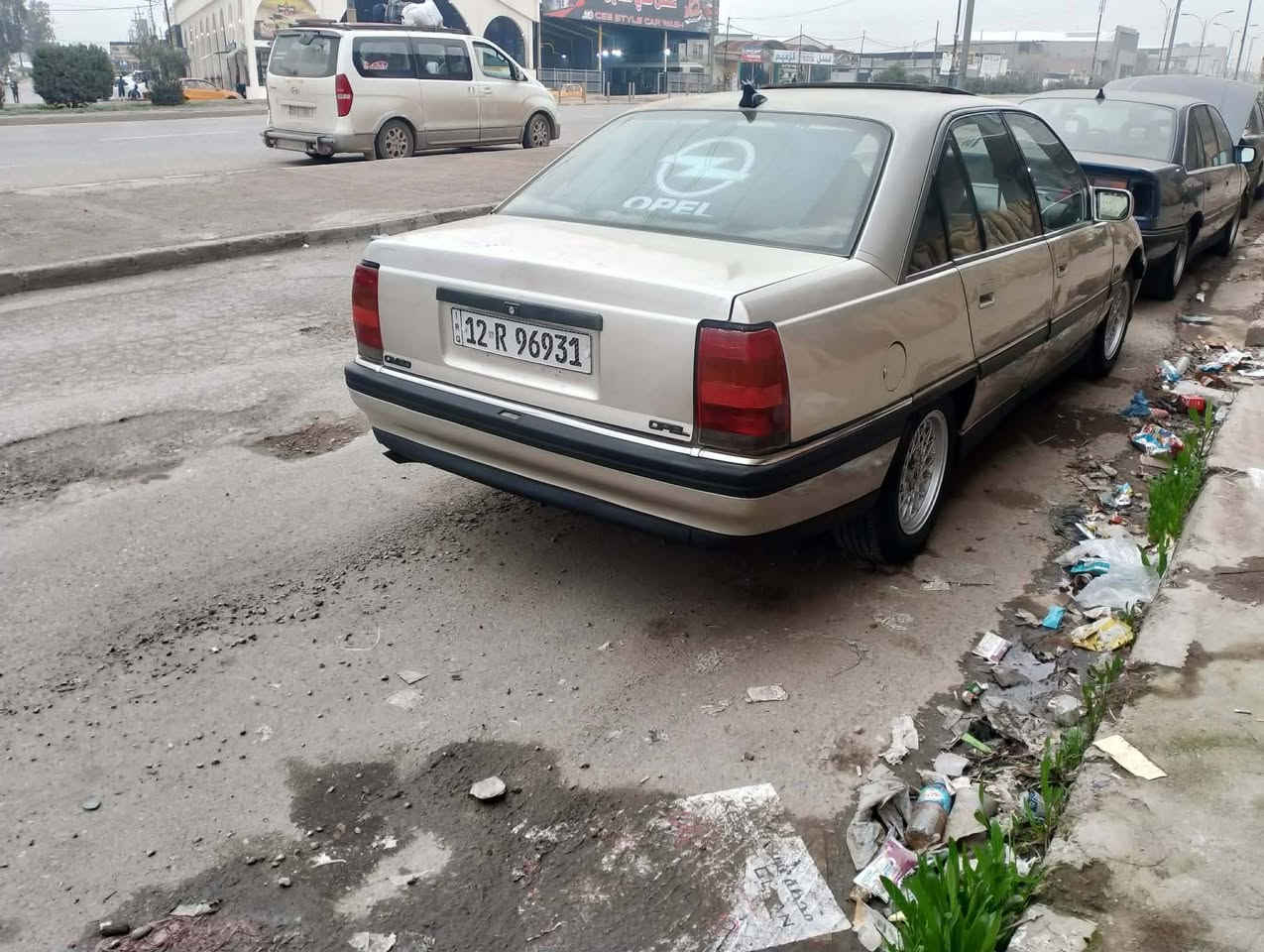 السلام عليكم اوبل اوميكا للبيع حجم 20 كير توماتيك جامات كهرب سلايت كهرب وايرمنيه كلها شغاله طخم تايات جديد سنويه عضم موديل 91 مكينه وكير جدد مال كصه شادهم جديد شرط سياره نضيفه مال جناي اربع قطع صبغ بدون ضرر تطويز بس السعر 45 وبيها مجال مكان السياره موصل الايسر ***********_***********
