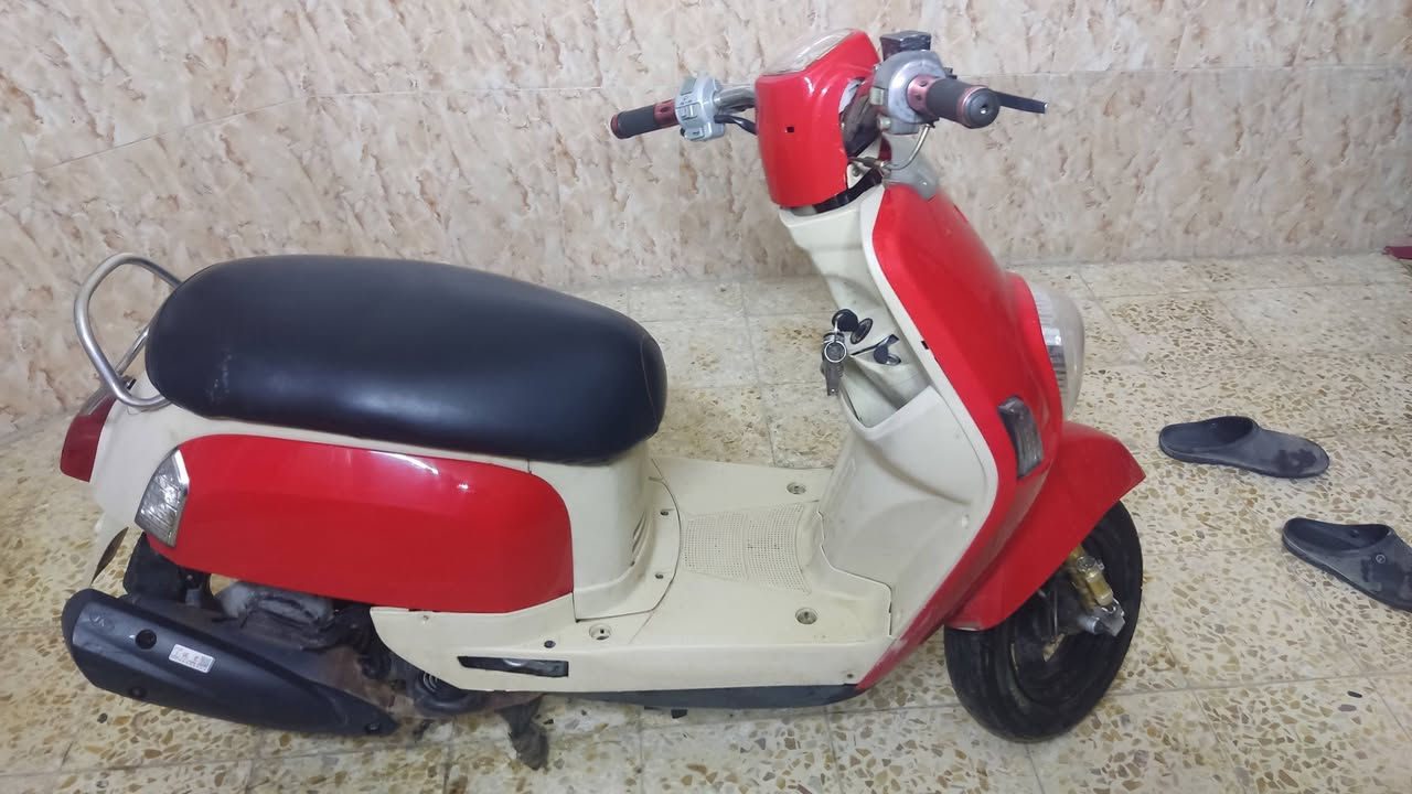 سلام عليكم دراجه بوليسي دراجه كامله من كل النواحي لا مجفته ولا مفتوحه كهربايات كامله مكينه بلاد من التاير للكابريتر شلعه ومعدل فول واضمن السعر650 وبيه مجال الرقم متوفر واتساب هم ***********
