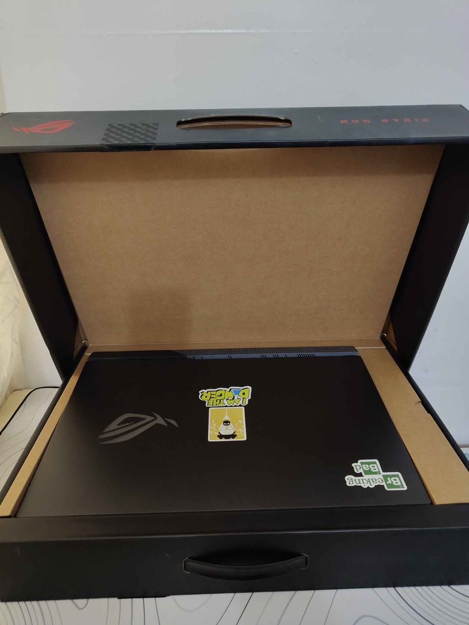 ئەمجارە لاپتۆپەکە زۆر تایبەتە شاشەکەی ١٧.٣ ئنجە😁
زۆر کەم ئیشی کردووە کامل ئەشیای لەگەڵایە وە جانتایەکی مارکەش هەدیەیە 💼

نرخ تەنها:٩٥٠,٠٠٠
تکایە هیچ معامەلەیەکی تیا نیە 

ASUS ROG STRIX G17
CPU: Ryzen 7 4800H (8core😱)
GPU: RTX 3060 6G. (130watt🤫)
RAM: 16GB (3200 mhz)
SSD: 512 SSD
SCREEN: 17.3 144hz😁

🚕گەیاند بەردەستە بۆ هەموو کوردستان 
بۆ حجز کردن نامە بنێرن 
***********
*********** حلبجة, السليمانية
