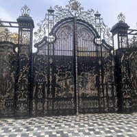 صباغ حديد شغل درجه اولى المكان بغداد الحريه للتواصل وتساب 07732140059