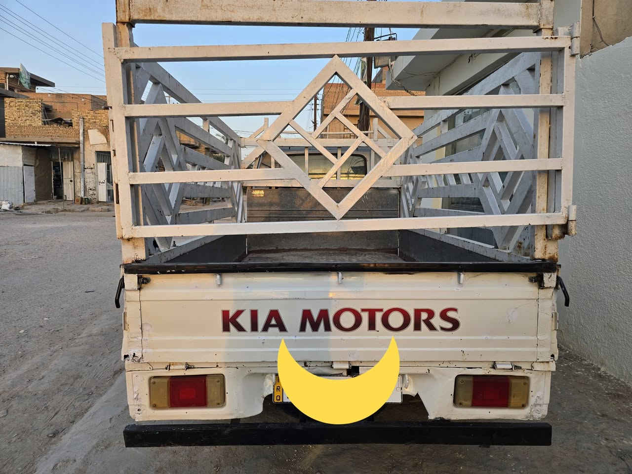 السلام عليكم..بنكو قماره وربع موديل ٩٥ شكل ٩٤ جاهره كير اكسل محرك. مكفولات.. رقم شاصي.. مضبوط مثبت بالسنويه.. جاهزه من كلشي.. حداديه كهربائيات الكل على البلاد وشغاله.. رقم قادسيه انكليزي سنويه مجدده حديثا... السعر ٥٣ وبيها مجال.. مكاني مركز الحله... رقم موبايلي..+9647745206823
