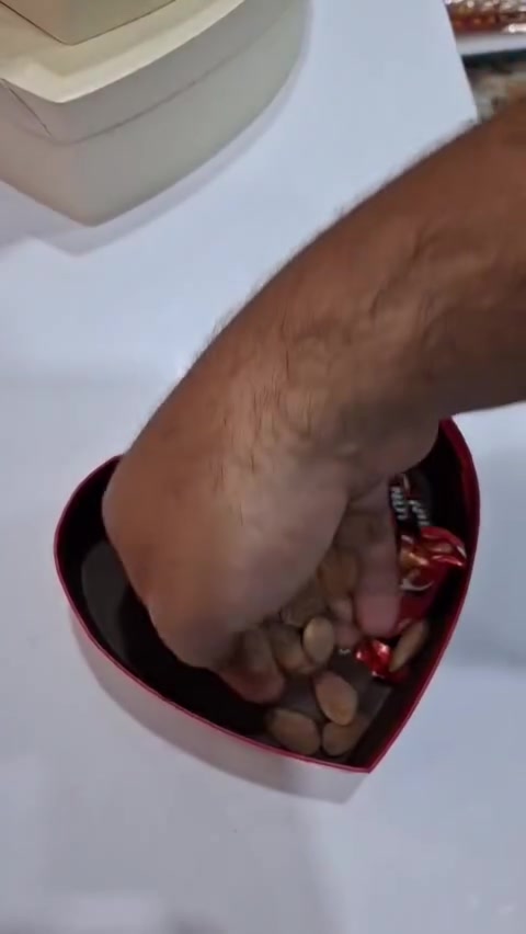 عنوان كربلاء طوريج شارع مقابل مدرسة الخسناء رقم توصيل ‏‪***********‬‏
