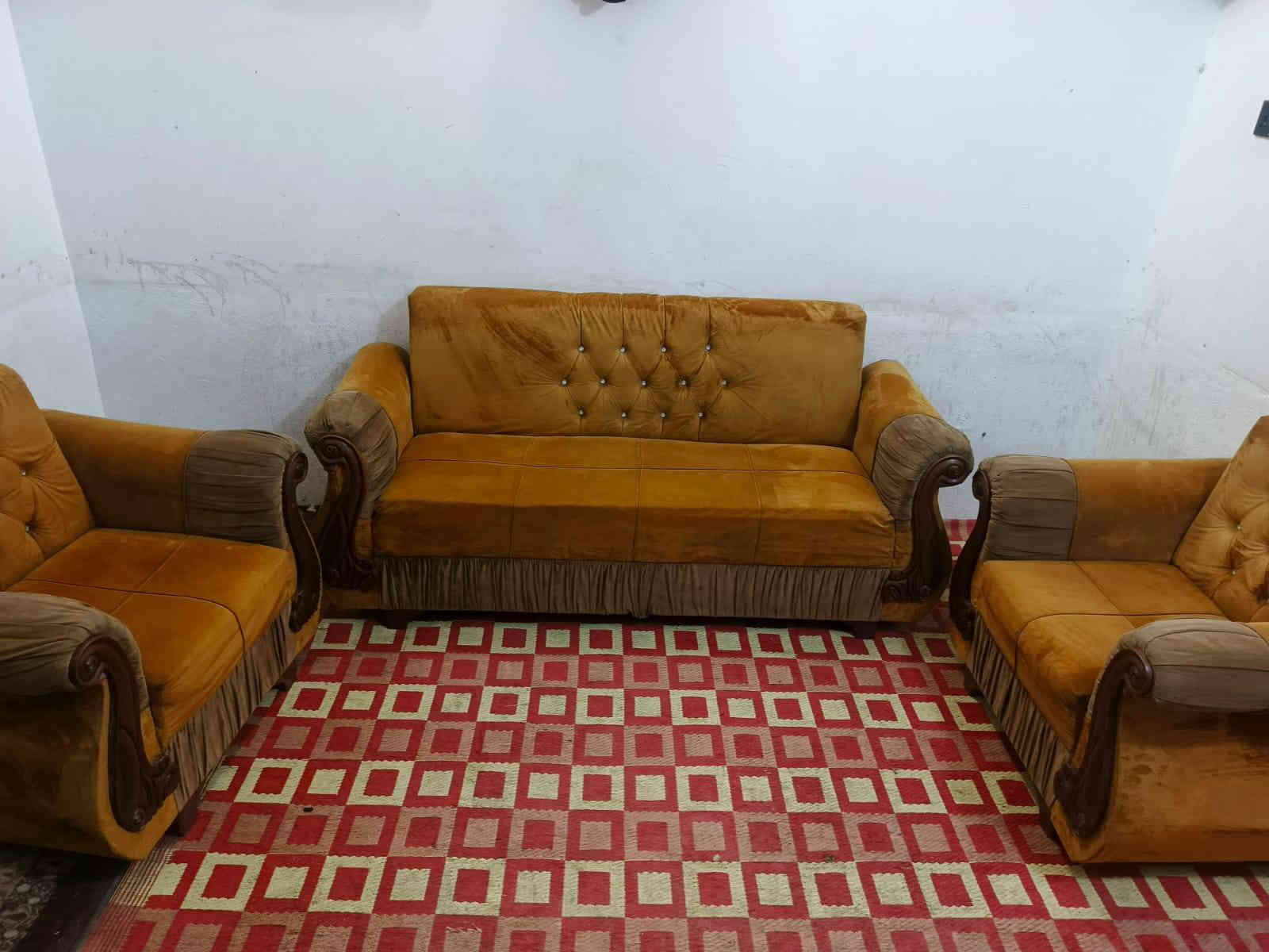 تخم 5مقاعد نضيف جدا اي ضررمابي سعره 125يوجد توصيل داخل كربلاء ***********
