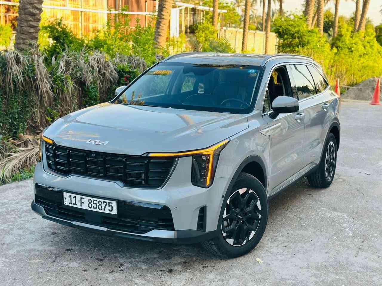 السلام عليكم كيا سورنتو 2024 ماشيه 8 الف بصمه جلد كرسي كهرباء تشغيل عن بعد شاحن واير ليس حادثهه فقط بنيد بدون دواخل صور الحادث بالمنشور فور ويل السعر 240 وبي مجال الشراي يتصل *********** مكاني بغداد
