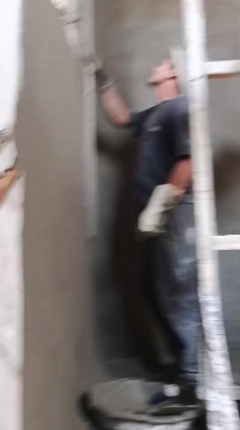 ***********مسلم الباخ
