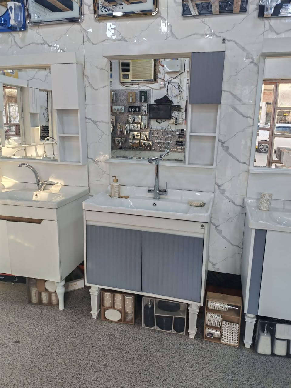 #معرض الثقة للصحيات 
🛑🛑تخفيضات لمده خمس ايام 🛑🛑
✅️مغسلة كاونترية ٨٠سم ب ١٠٠ الف فقط
✅️مغسلة بورسلين ١متر ب ١٣٥ الف فقط
✅️ مغسلة بورسلين ٦٠سم ب ١٠٠ الف فقط

📍الانبار _حديثة_الحي العسكري _ مقابيل صيدلية لؤلؤة حديثة 

للطلب او للإستفسار
مراسلة الصفحه 

او الاتصال على احد الأرقام التالية 
*********** مهيمن
*********** بسام 
 #صحيات #حمامات
