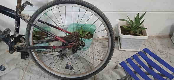 بايسكل للبيع لموصل الأيسر يعوزو فقط تايات وربط لسعر 25 الف ***********
