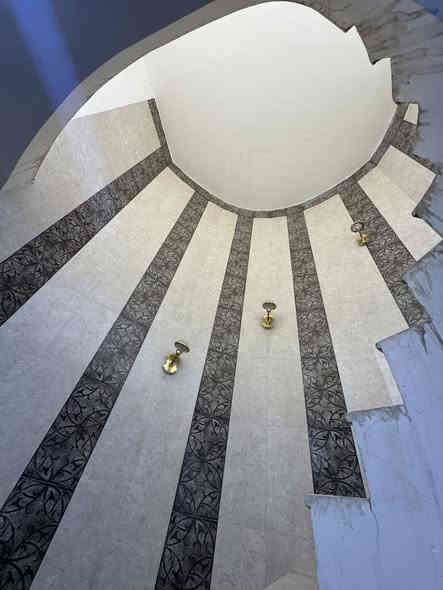 🏡 فرصة ذهبية  للسكن ! بسعر مناسب جدا 
دار للبيع طابو زراعي سند ٢٥.  في زوير الغربي تقسيم حسين رضا 

📍 الموقع:زوير الغربي  موقع مميز شارع ١٠ متر تبليط سكن هادء 

📐 المساحه//.  ٢٠٠ متر 
🏘️الواجهه //.  ١٠ متر 
    النزال —-٢٠ متر  

السعر  🏚️🏚️💶.—-190 مليون بيه مجال 

📞 لمزيد من المعلومات أو لمعاينة العقار، يرجى الاتصال أو زيارة المكتب:
📍 الحلة – حي الحسين، قرب حلويات لبنان

📱 ￼⁨0770 166 6501⁩ واتساب 
📱 ***********
📱 ***********
سجاد سامي العقار
