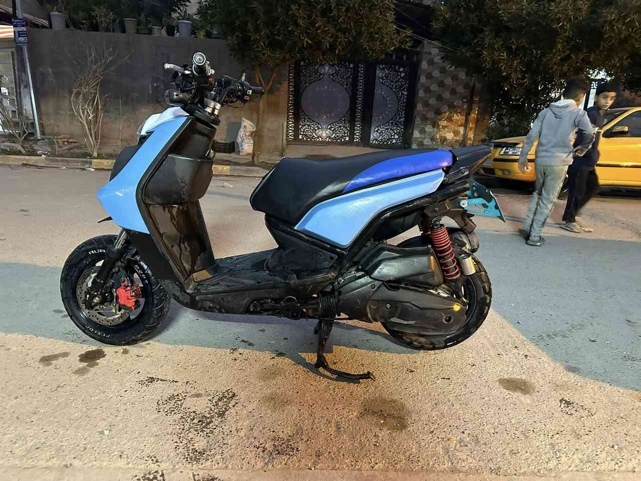 السلام عليكم
سكنس جبلي للبيع
الدراجه متعوب عليهه 
بيهه قبل فلاوين ازرق
بكلايت من الرمبة
كلجات رياضي امامي وخلفي شلعة ومعدل من الرمبة 
كشن مزود ازرق
قاعدة رقم زرگة 
الدراجة بلاديةة 
جاملغ امامي كاربون الياف 
للاستفسار التواصل على هذا الرقم:***********
