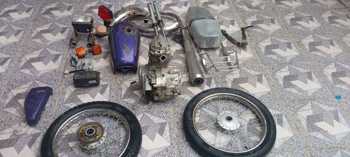 السلام عليك تعميره مال دراجه كامله للبيع يريدهن هاذه رقمي وبل خدمه
سعرهن 200 

***********
