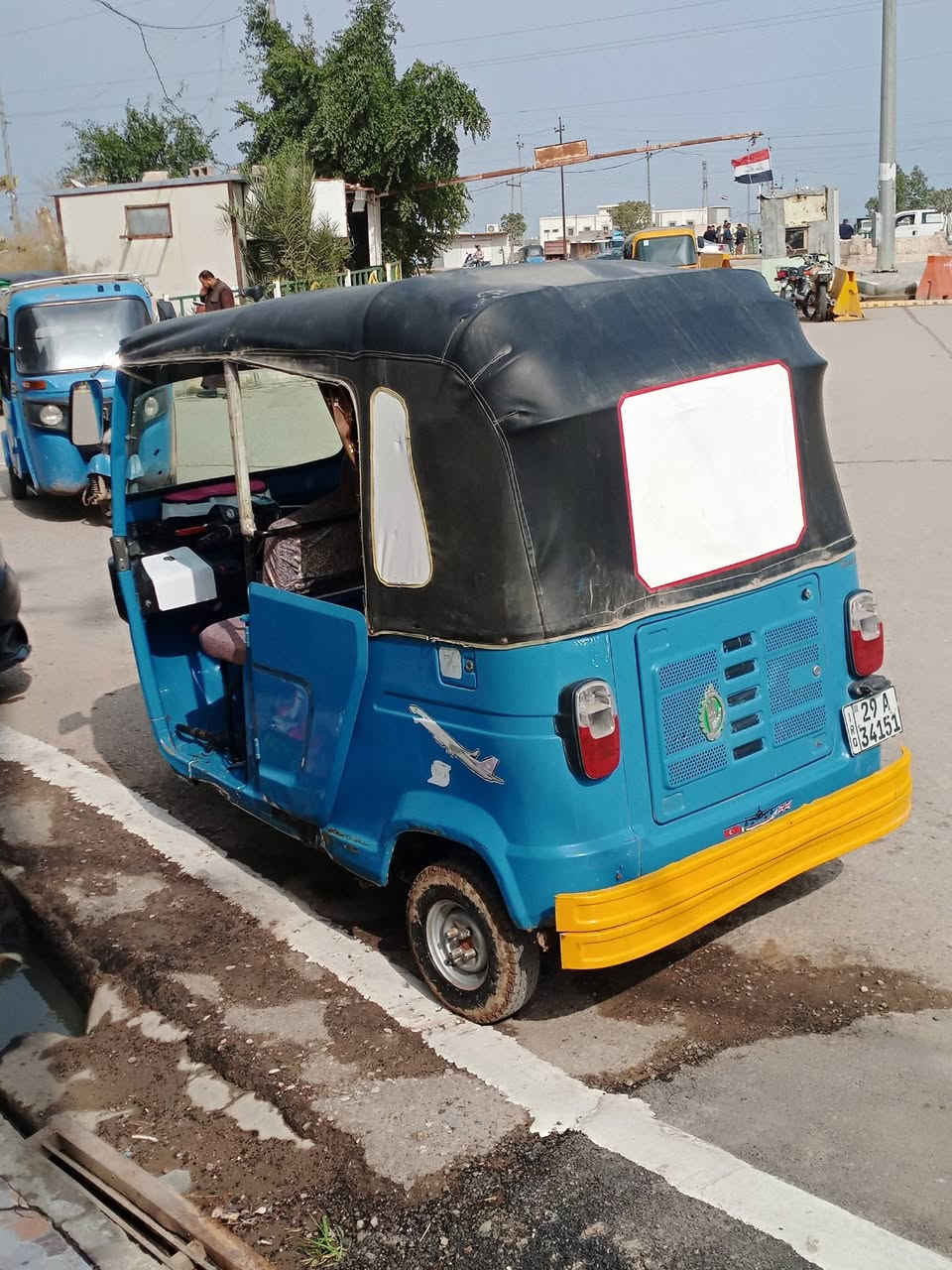 سلام عليكم تكتك البيع موديل 2021 شهر 9 رقم واسط 
انكليزي مكفوله السعر 6400 أو بيهه مجال لاتصال 
***********
*********** المكان ناصريه قلعه سكر
