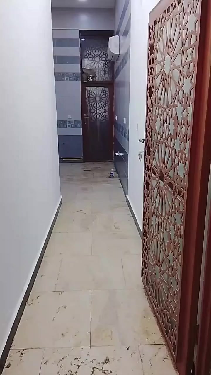 شقه ارضيه الايجار تصبح تجاري أو سكني مساحه 150 متر غرفتين نوم واستقبال صحيات عدد ثنين  الاستفسار مكتب قطن للعقار ***********
