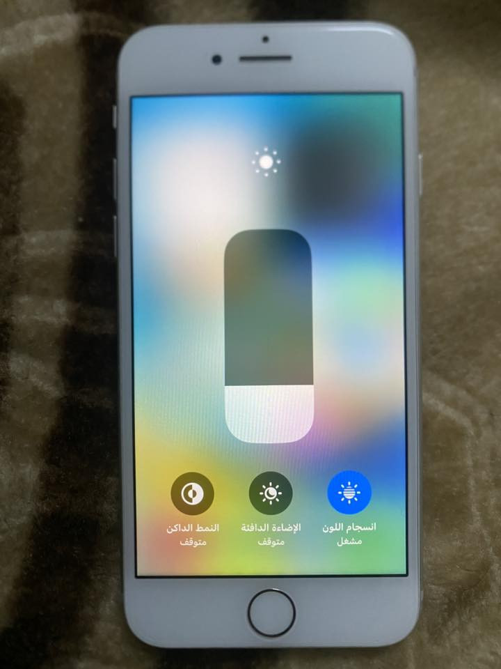 ايفون ٨ كبس مامفتوح
بطاريه ٨١
ذاكرة ٦٤ 
الموبايل كلشي شغال بي بدون عطل مامفتوح
فقط ظهر اسفل بالظهر 
للبيع او مراوس
شراي راسلني واتس ***********

