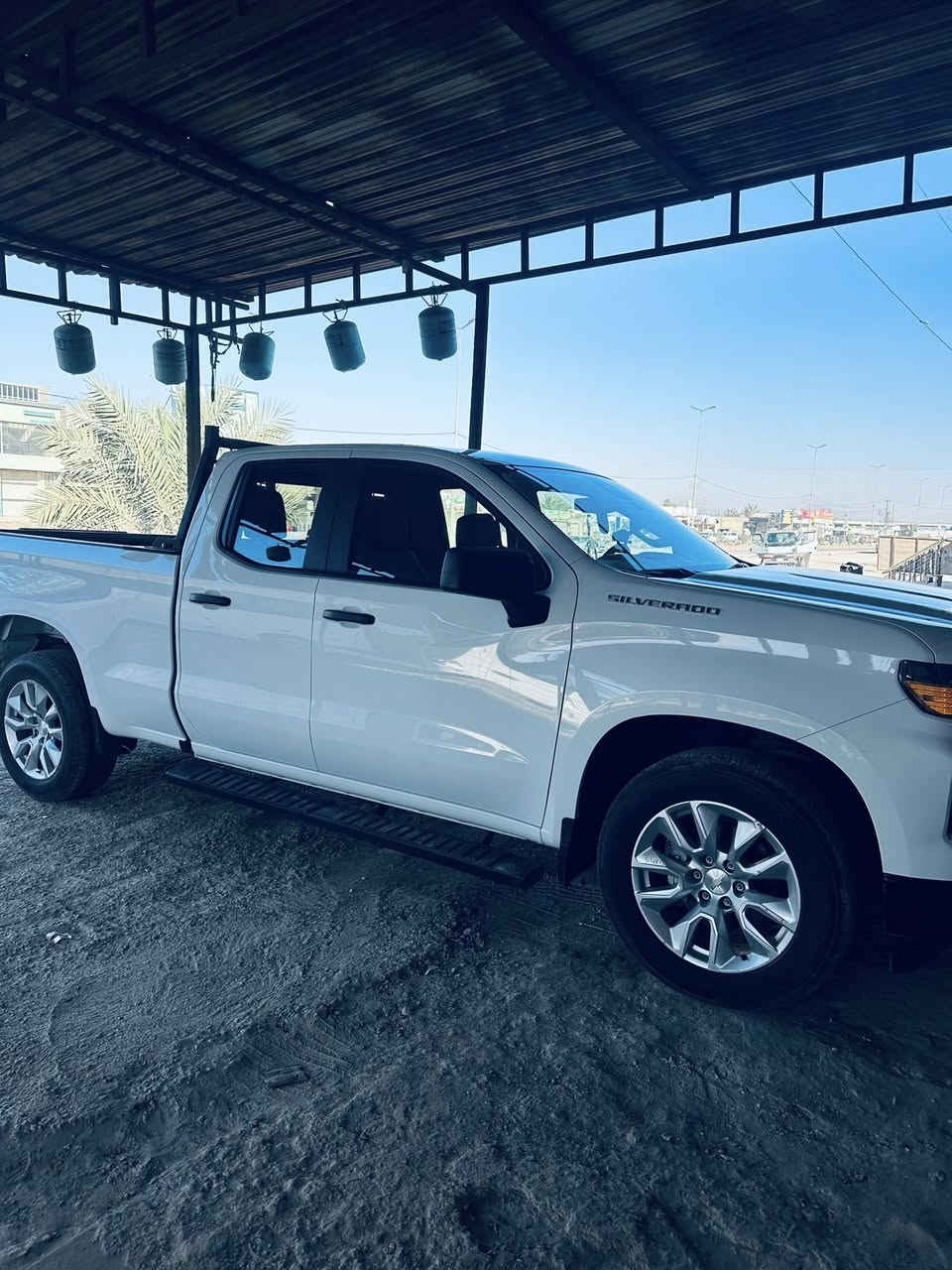 شوفر ليت سلفرادو 2023  LT
محرك 2700 توين تيربو دبل سوبر 
كلين مكفولة من الخدوش والصبغ
وضع شركة صور المزاد مرفوقة مع رقم الشاصي 
ويل كب اصلي 
دعامية خلفية ومحجر نوع باركر 
موصفات فول كشن جلد 
رادار
شاشة كبيرة 
كامرة دواره
بصمة + 2

السعر 265
سنوية باسمي رقم بغداد
بابل - القاسم
***********
