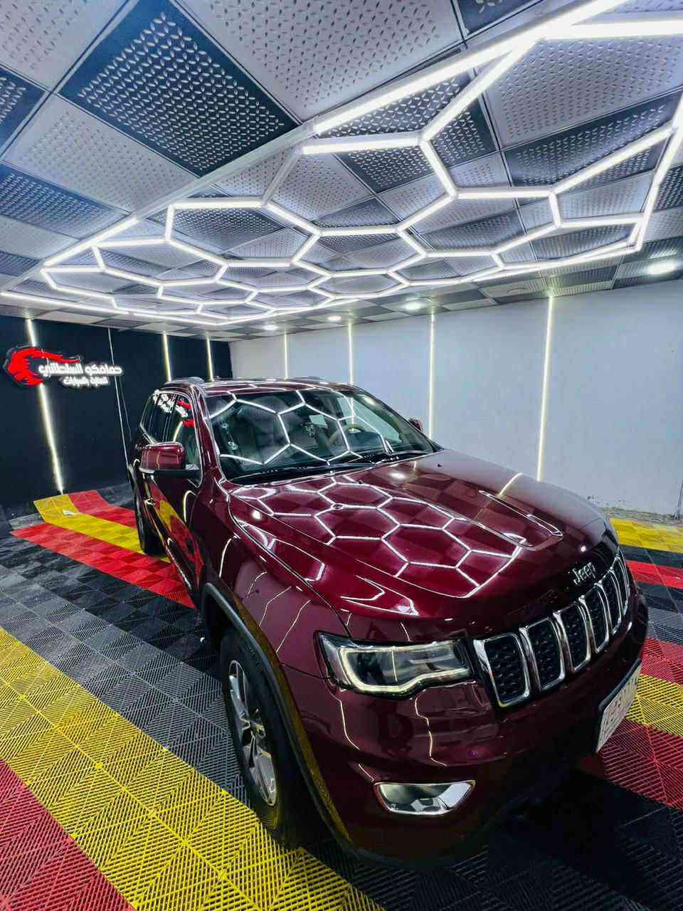 جيب لاريدو 
فول مواصفات 

موديل 2019 

كشنات جلد 

فتحه سقف 

حساسات امامي خلفي 
رادار جانبي 
زراك لايت 
كامره دواره 
لايت زينون 
كشنات كهربائيه 

السياره ماشيه 77 الف 

السعرر   (280) بيها مجال بسيط 

*********** 
عنوانها ديوانية
