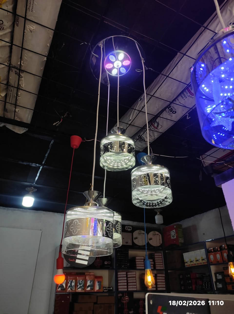 الإضاءة ليست مجرد أداة، بل هي روح المكان.. ✨
أضف لمسة من الرقي لمنزلك مع أحدث تشكيلة من ثريات الـ LED المودرن، حيث يلتقي التصميم العصري الفاخر مع تكنولوجيا الإنارة الذكية والموفرة للطاقة. اجعل منزلك يتحدث بلغة الأناقة مع تصاميمنا الحصرية.
📍 العنوان: النجف الأشرف - المشخاب - قرب جسر الدبينية - مقابل البنزين خانة.
📞 للاستفسار والطلب: ***********
توصيل مجاني داخل المشخاب ⭕
