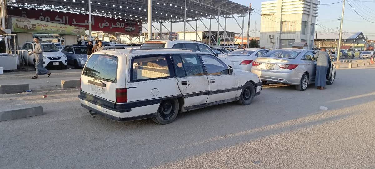 السعر ١٠ ورقات
سيارة اصوليه 
راعيها موجود بالنجف
 رقم قادسية 
محرك راس الثور
السنويه الاصليه ضايعة 
عليها غرامه ماعرف شكد اقل ٥٠٠ ماينزل من ١٠ ورقات
(( لاتتصل اذا مو شراي *********** ))
