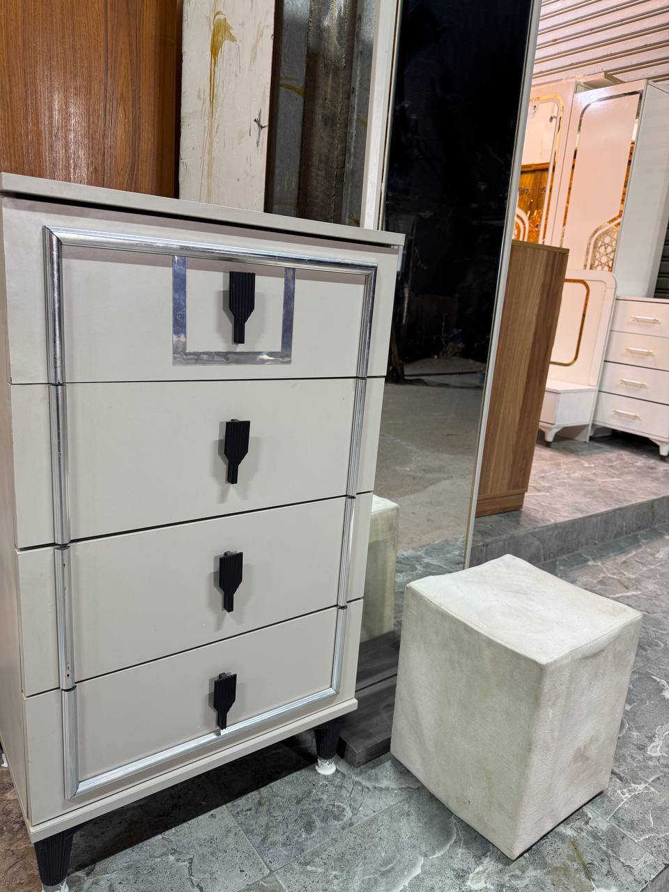 غرفة🇹🇷تركي  نضام حديث  10 قطع صبغ حراري ✨
ابواب 🚪🚪  برغي وجوي حديد كنتور منفصل  
نضافة 90٪💯
السعر 950 وبيه مجال 900قفل 
شد ونقل داخل بغداد مجاني محافظات بكروة 🚛 حجز واتساب فقط


**إذا كنت صاحب هذا الإعلان وتريد حذفه لأي سبب، رجاءا أرسل رسالة إلى الدعم الفني**