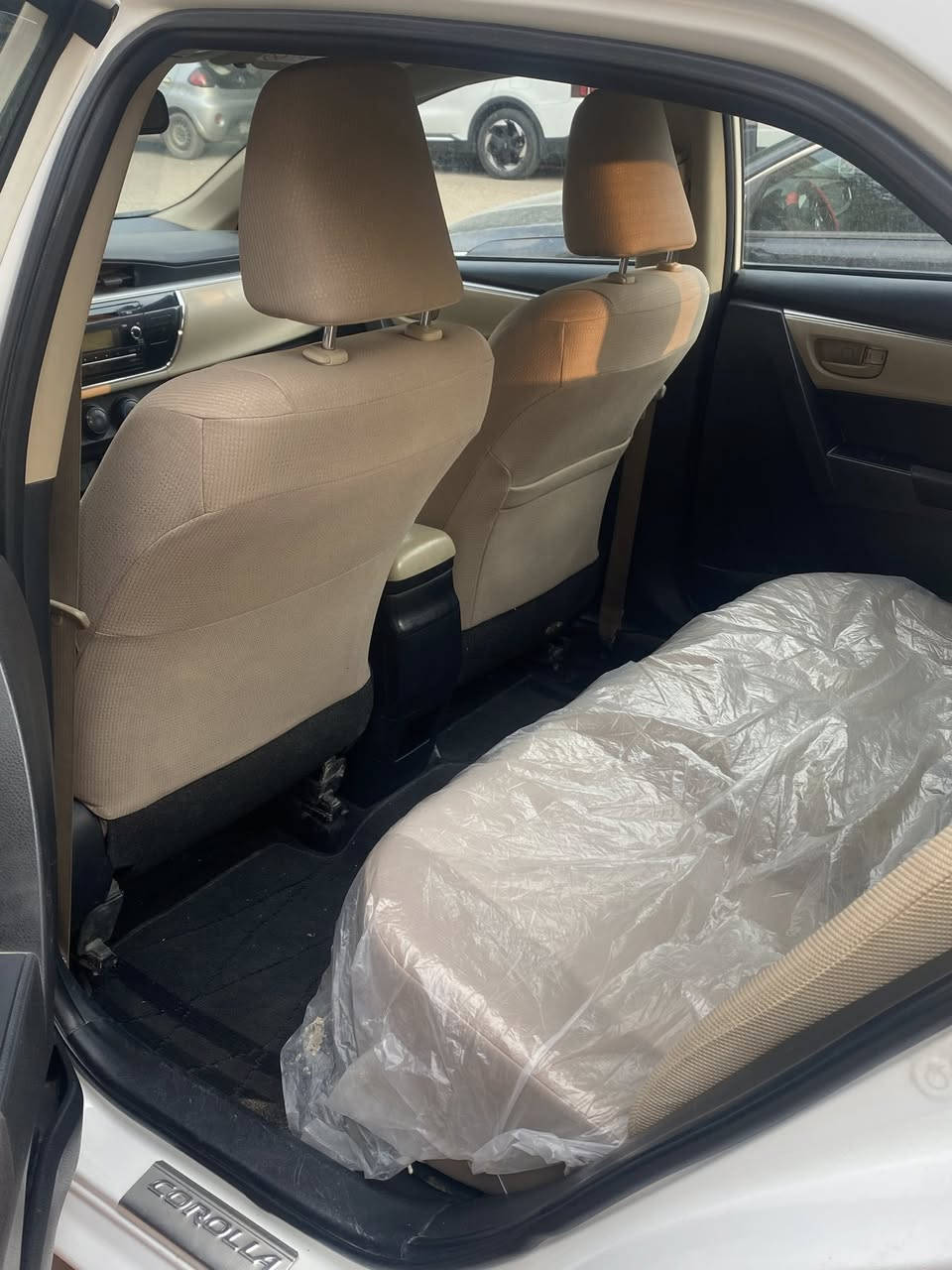 - السلام عليكم كورلا 2015 خليجي للبيع المكان كوت الحيدريه للاستسفسار ***********
- المحرك والكير كفاله 
- رقم بغداد خصوصي تحويل ثاني يوم بأسمي 
- قطعه وحده بيها 
- ماشيه 165 الف كيلو 
- السعر 147 والسياره خير من الله وبيها مجال بسيط للشراي
