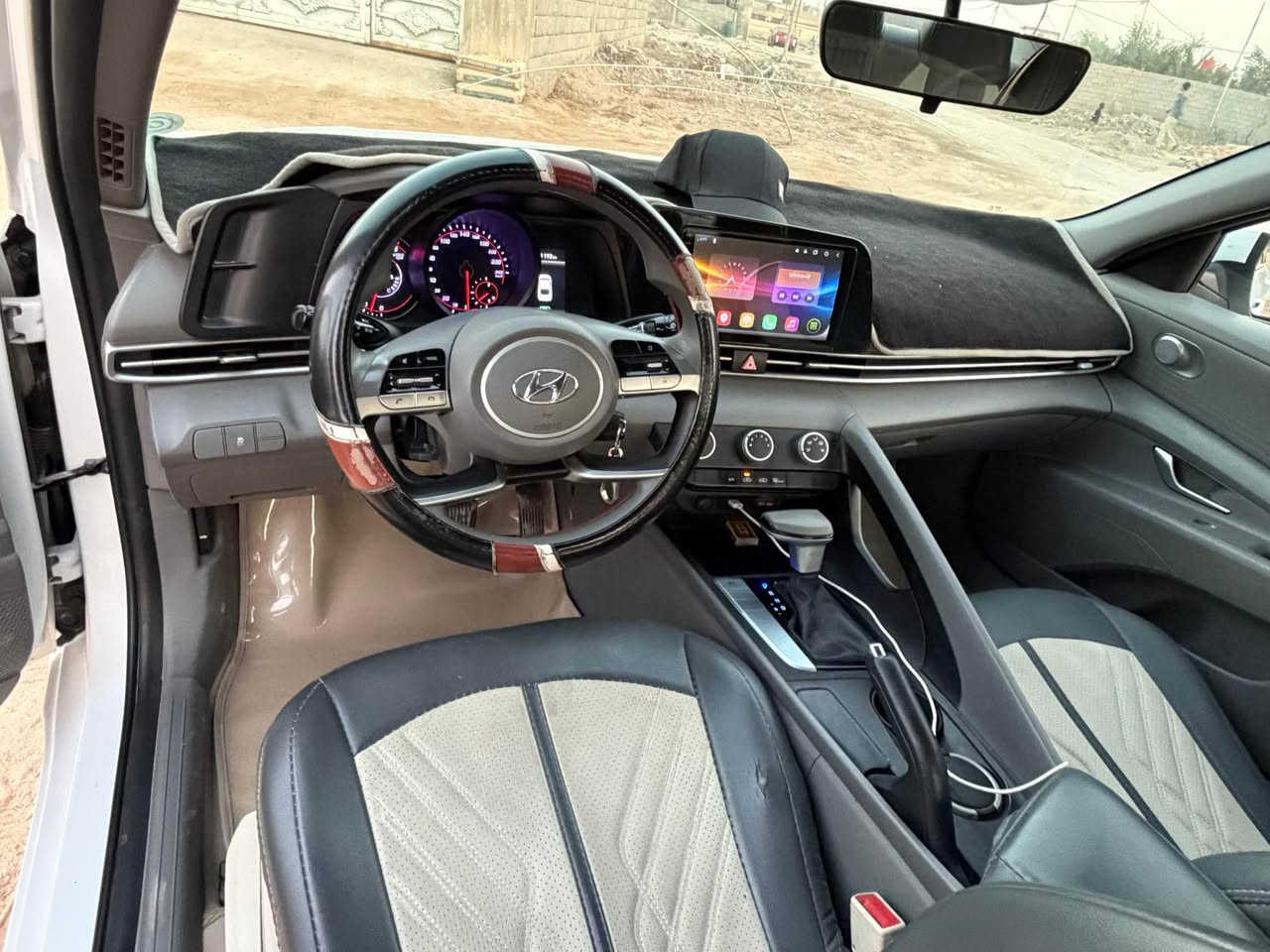 السلام عليكم 🫡 الانترا 2023 خليجي اصل اربيل تريد تحويل او وكاله نص فول شاشا جبيرا فول تحكم السياره حلوه وجديده كلش فقط بيهه صبغ كد اربع اصابع ب صندوق ماشيه70 دهن هستوني مبدله دسكات جددد تخم تاير اصلي السياره حلوه ول بدي يخبل ونصبتهه كلش حلوه 
محرك 1600 دبل نوزل اقصتادي ونشط 
السعر 155 ومجال بسيط لشراي 
*********** البصرة, العراق
