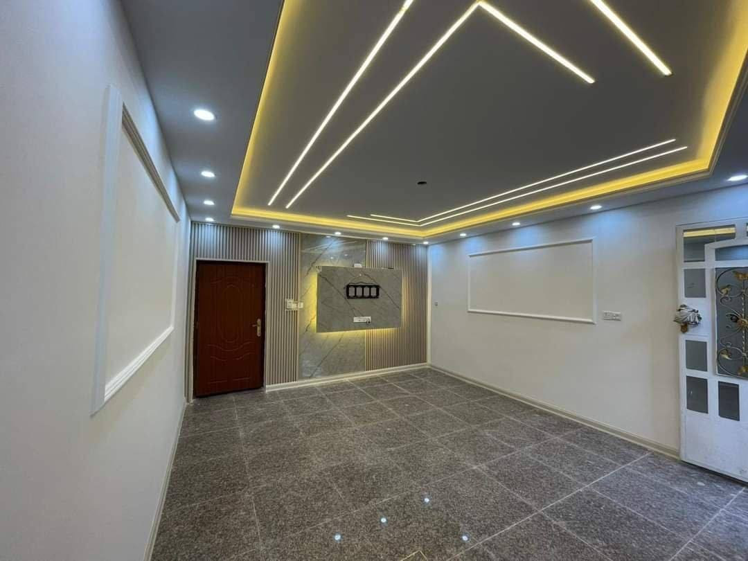 السلام عليكم  يوجد كادر للعمل كافه الديكورات الجبس بورد والديكورات للتفاصيل اكثر اتصل ***********
