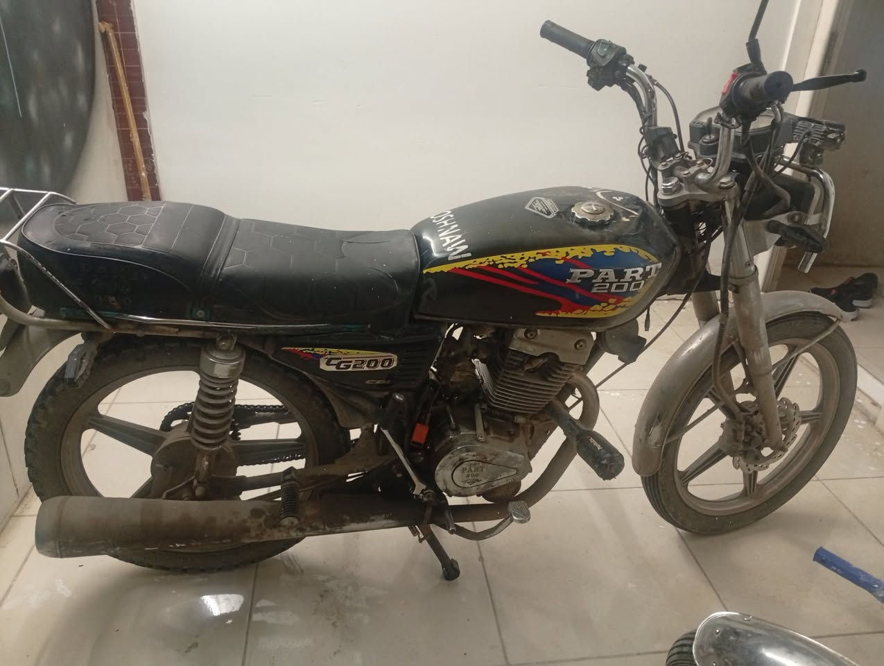 للبيع ماطور برت200 2021  سلف مو شغال 
و اكزوز مكسور  
***********
