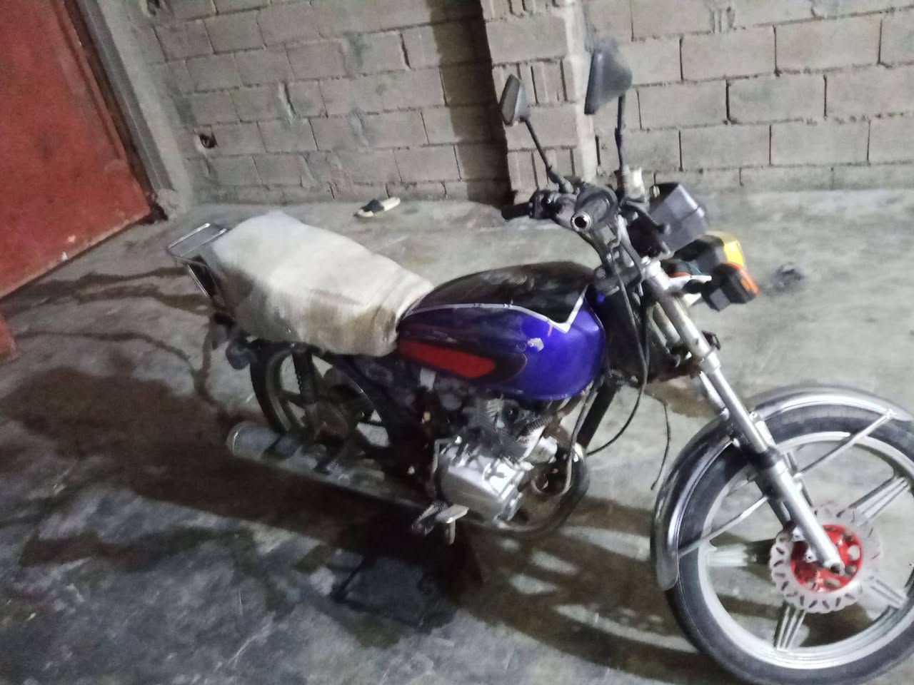 سلام عليكم دراجه ايراني موديل 22 محركها اخو الجديد حيل نضيف لشراي يتصل ***********
