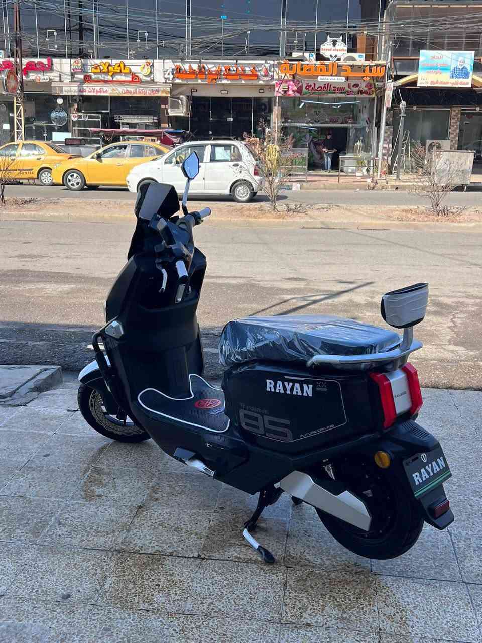 سلام عليكم دراجه صاعقه ريان للبيع فول نضافه ما صارلها شي من مستخدمه بعدها بل لايلون السعر مليونو100
الاتصال على
***********
***********
