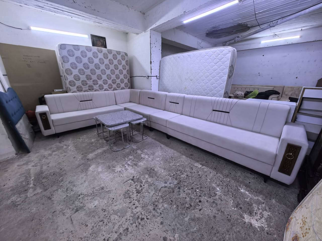 معرض سنان العاني) لبيع  اثاث منزلي  مستخدم وجديد
وتبديل 
(***********يوجد توصيل 
)(***********)/اومرسلتنا على الواتساب العنوان سليمانيه /كاني كورده قرب من ماركيت  شوگ
