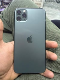 آيفون ١١ برو ماكس • ريد ماجك • نضيف ٩٥٪