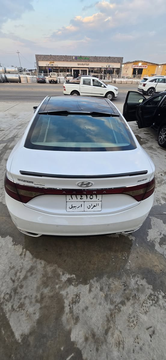 للبيع. أزيرا 2011خليجي خـلـيـجـي فول مواصفات ViP
 مكينة 6 سلندر 3800
- مواصفات السيارة ViP فول 1/1
- بصمة تشغيل
- بنوراما طكتين
- داخل جوزي
- كشنات جلد
- كشنات كهربائية
- كشنات تدفئه 
- حساسات خلفية امامي
- تبريد خلفي
-
- بردة خلفية كهربائية
- اوتو هولد
- اشاير بل مري
- مري شفط
- مانع انزلاق
- مثبت سرعة
- تحكم إستيرين
- انارة داخلية ليزرية
- انارة بل دشبول
- انارة بل ابواب
- لد امامي
- زينون
- بردات خلفيه
-دبل اكزوز خلفي
- ويل 18
- وباقي المواصفات هواي 
اخوان سياره نضيفه وحلوه وجاهزة من كير ومحرك وحدادية وتبريد برغي واحد معايزة 
السعر 100 بيها مجال قليل مكاني ديالى ناحيه كنعان ***********
