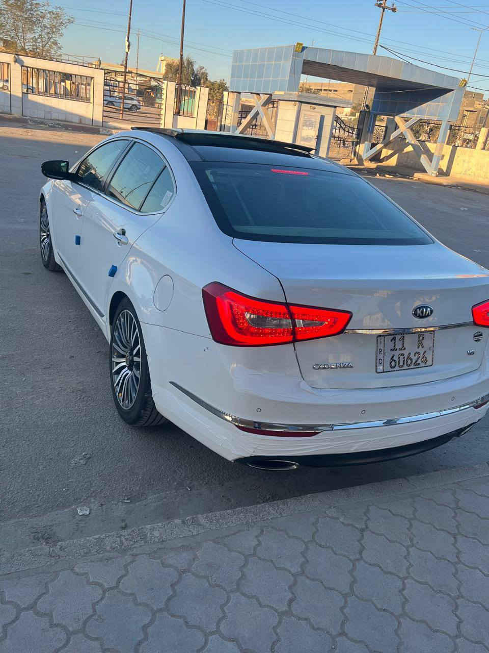 سلام عليكم ورحمه الله وبركاته
اللا عشاق جديد ول نضيف فقط 
كيا كادينزا 
موديل 2014
محرك 3500– 6 سلندر 
ماشية 180  :::الف كيلو حقيقي استخدام بيت
رقم بغداد الدولي هزه وسنويه  ابسمي شخصياااااااا 
مكفوله كفاله عامه حته من رصعه شرط سياره نضافته 💯 
السيارة جاهزة من كلشي بدون اي نقص 
المواصفات✅ فول لفول
-تشغيل بصمة مع بصمة الابواب الامامية
داخل  لونين  ملكي VIP 
-انارة بالمرايات والابواب
 الامامية
لايت عالي ناصي زنون 
زراك لايت امامي 
لد خلفي +امامي 
-كاميرا وحساسات خلفية
-بردة خلفية متحركة
-تبريد قطعتين
-تخم تاير جديد
-كشنات كهربائية جلد تدفئه
-تحكم كامل بالستيرن
-شفتات ستيرن رياضي
-نظام ترحيب 
-سماعات انفنتي 12 سماعة
-اشاير مري+شفط
مري قلاب يمنه يسره 
وباقي مواصفات الكادينزا معروفه ++++++++++
صدر خلفي امامي شرط وكاله 
**اخوان بل عافيه ع ياخذه 
السياره جديده ومابيه اي عيب او نقص شرط تاريك بصره اربيل 
السعر 148
العنوان بابل طريق الدولي==
-----------------------------------------‏

‪***********‬‏
‏‪***********‬‏
مع الامنيات لكم بل رزق الحلال 
اللا كل من رفع المنشور بكلمه  
الصلاة عل محمد والي محمد
