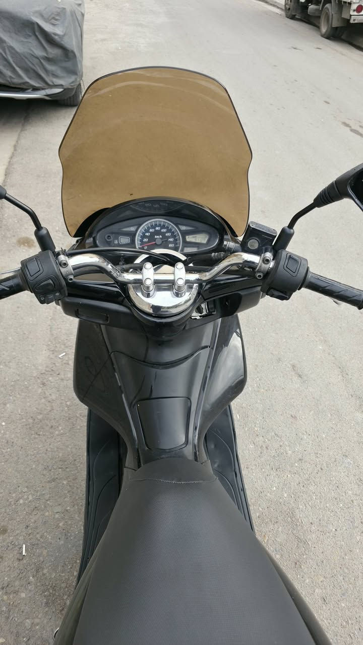 سلام عليكم pcx  جيل اول للبيع  ياباني JF
دراجة جديده نضافه 96% 
 125 ناعمه كلش وشلعتها تخبل 
 دراجه  جاهزه ما بيها نقص
السعر مليون و300 بيها مجال بسيط
العنوان : بغداد مدينه الصدر  
الاورفلي قرب العماره البرتقاليه
للاستفسار  : ***********
