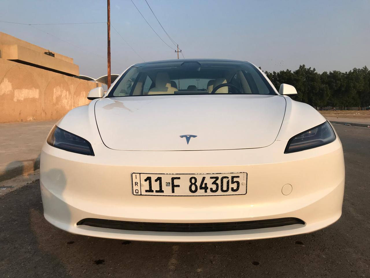 تسلا 3 موديل ٢٠٢٥ هايلاند  لونك رينج دبل ماطور
أون لاين محدثه اخر تحديث كارتين تشغيل وياها وفلاش بلادي مع الشاحنه الأصليه
داخل ابيض ماشيه ٦٠٠٠ كيلو حادث خلفي بالحوض اتعدل نفسه رجع وقبق الجنطه مبدل ومصبوغ والچاملغ الخلفي الأيسر مصبوغ نصه والبنيد هم مضروب ومبدل ومصبوغ وصور السياره موجوده مال الحادث والتصليح   ايرباك سليم  فقط حزام السايق قافل حداديه سليمه مامفتوح ولابرغي والبطاريه لوك الشركه مامنزله ولامفتوحه 
مواصفات معروفه بالتسلا فووول وذكرت كلشي من حادث 
السعر ٢٢٥ 
مكاني بغداد ***********
