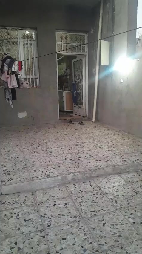 البيت طابو صرف بسمي أبناء درجه اوله حديث مع الأثاث كامل على شارع عام المساحة 175متر المواجهة 11 متر ونزال 17 متر. البيت مع الأثاث كامل 
زعفرانيه شارع المعهد قرب المنصه الهاتف صاحب البيت 
***********
واتساب
