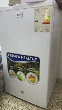 ثلاجة ٦ قدم • جديدة • توصيل مجاني