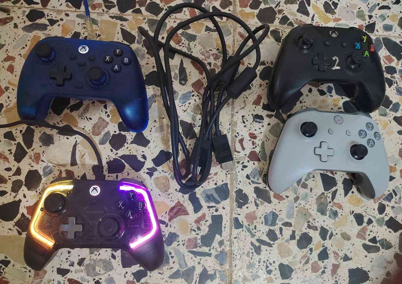 السعر بلاش 🔥 🔥

اكس بوكس وان اس

ذاكرة : 1 تيرا

مع 4 جوستكات ( 2 يدات گيم سير بحالة ممتازة استعمال 3 اشهر و 2 يدات بالة) 

العاب مملوكة :
فيفا 24 ، فيفا 25
، فيفا 26
مورتال كومبات 11

كامل الملحقات مع ups مع بطاريات شحن لليدات 🔥
الجهاز نظيف ما مفتوح لوك ستيكر

كل هذا بـ 200 الف !!

العنوان : الشعلة - دوانم - شارع الخباطة - قرب مدرسة مشكور بغداد, العراق


**إذا كنت صاحب هذا الإعلان وتريد حذفه لأي سبب، رجاءا أرسل رسالة إلى الدعم الفني**