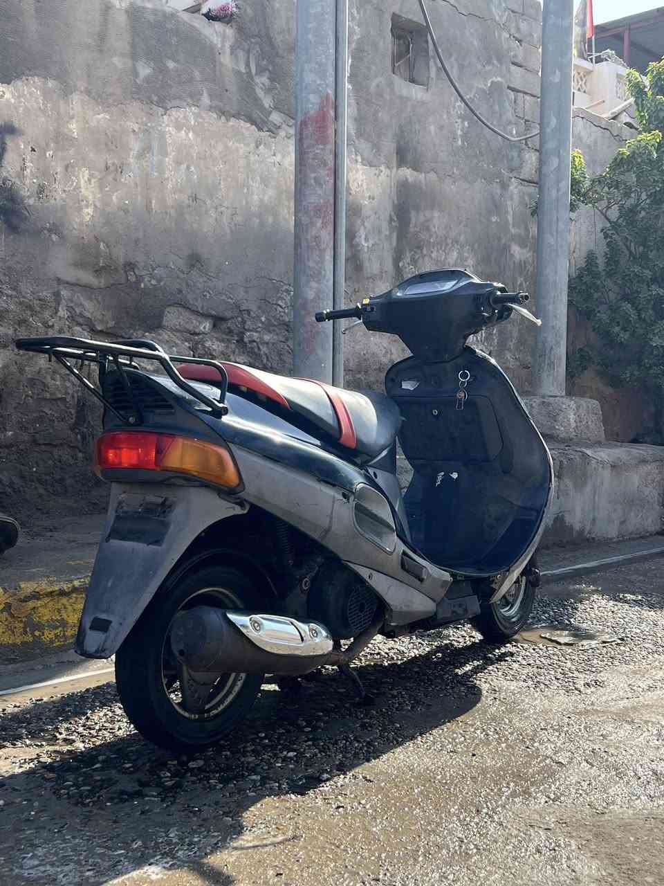 السلام عليكم سازوكي للبيع شغاله من الطول للطول كهربائيات سلف كلشي شغال والنظافه كدامكم تواير جدد باتري جديد كل غراضها جديده الياخذها مايتعب مفتوحه فقط ولفات بيها سعر 550 وبيها مجال مكاني قرنه شرش هـ ***********
