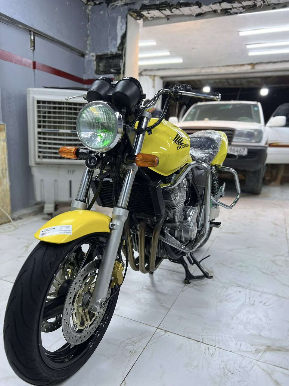 السلام عليكم اللهم صلي على محمد وال محمد CB400   نوزل جيل ثاني  بحاله الوكاله رمبه نضافه 100بل 100 ماشيه 26الف دراجه كفاله من زلغ دراجه كله بانزين محسن الدهن مؤتل وكاله مانقصه برغي وبلعافيه الي ياخذه مكاني ميسان العماره السعر خاص او تصال ع الرقم ***********
