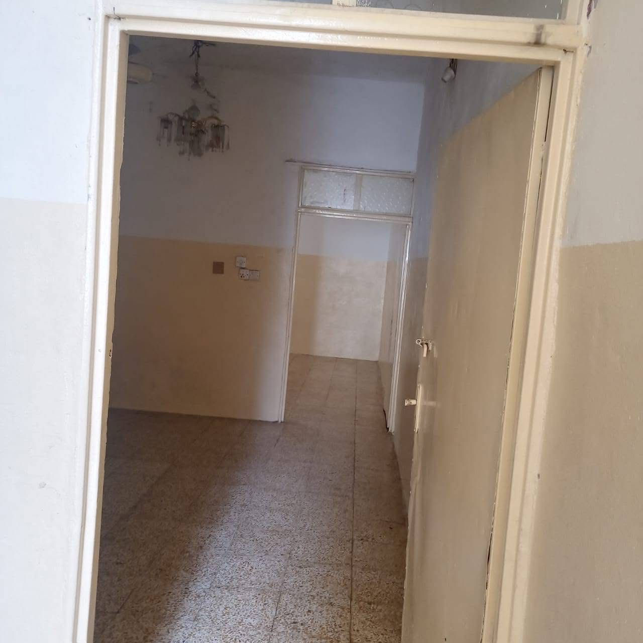 مشتمل للإيجار في حي الوحدة 
غرفه وهول ومطبخ ومشتملات عائله صغيرة ويصلح سكن للطلاب قريب ع جامعه الحدباء 
***********
