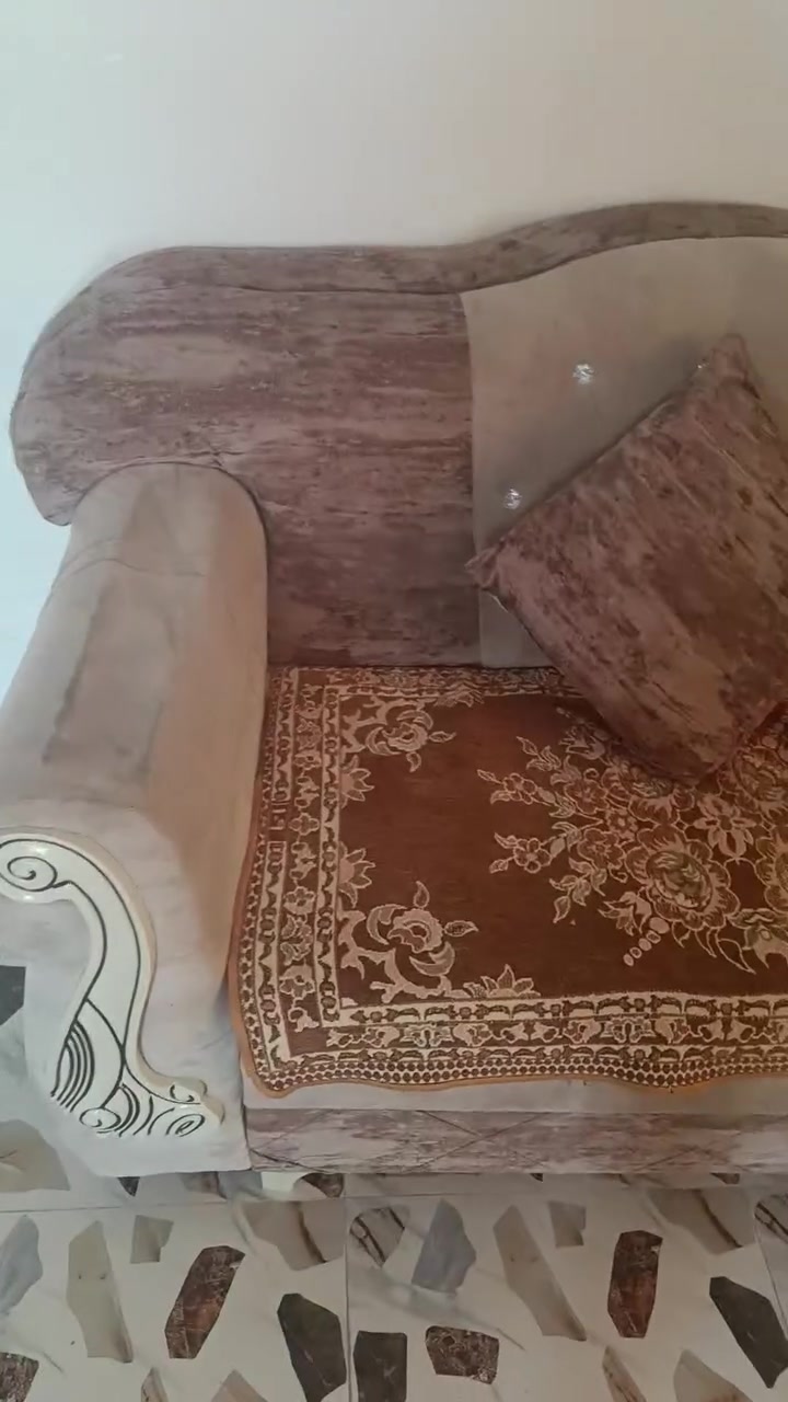 السلام عليكم ديون للبيع سبع امتار السعر (103)***********

